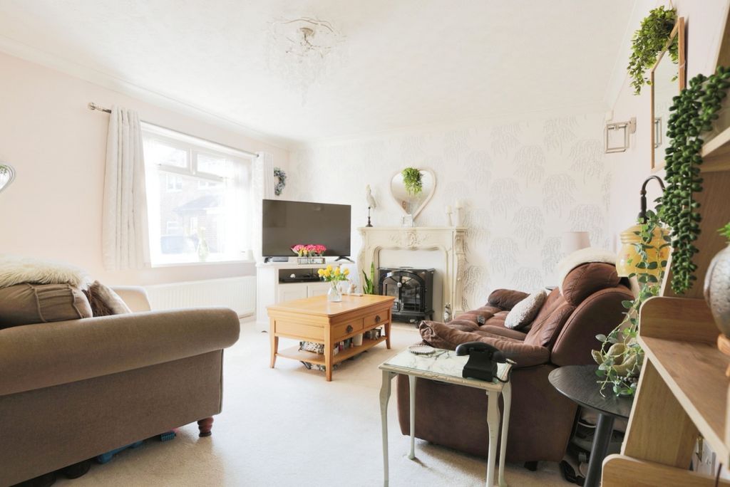 Property photo 2 of 14 3833185