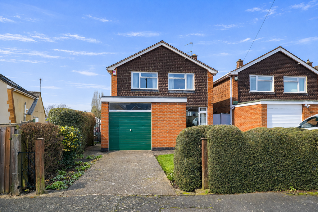 Property photo 1 of 18 Front