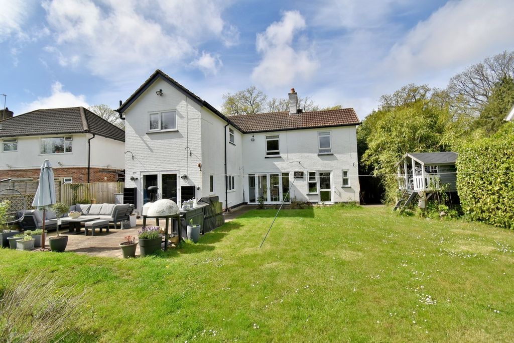 Property photo 2 of 31