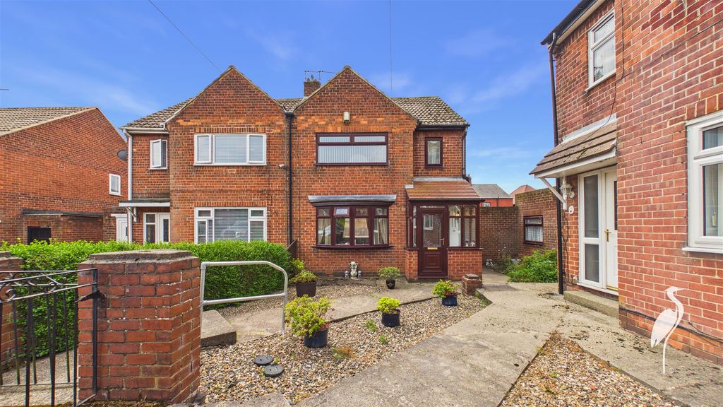 Property photo 1 of 28