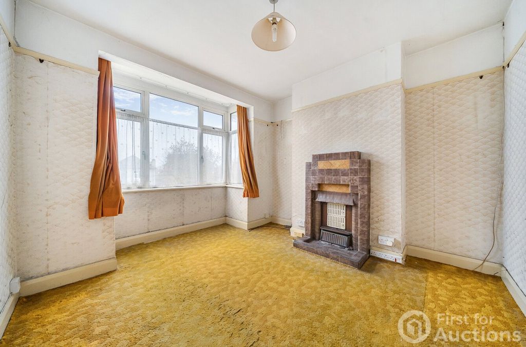 Property photo 3 of 13 3