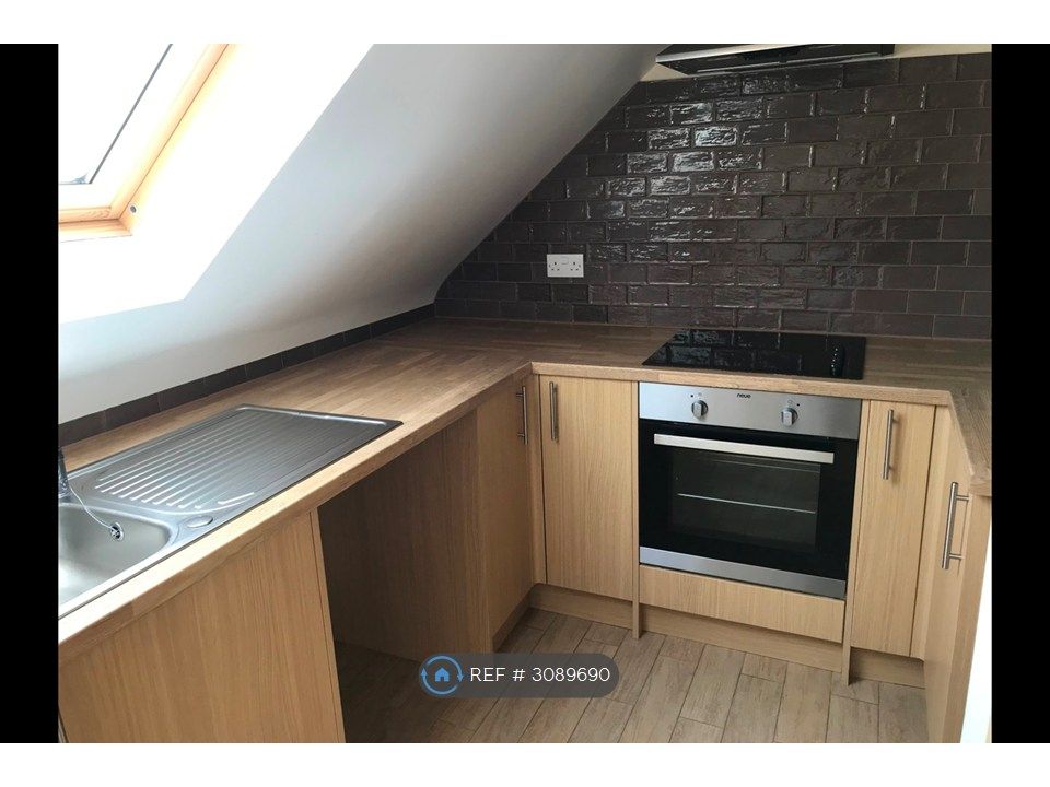 Property photo 2 of 8 Kitchen