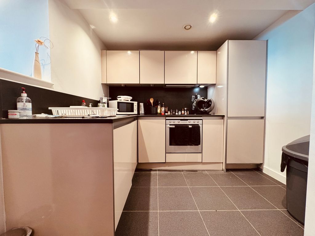 Property photo 2 of 10 Kitchen