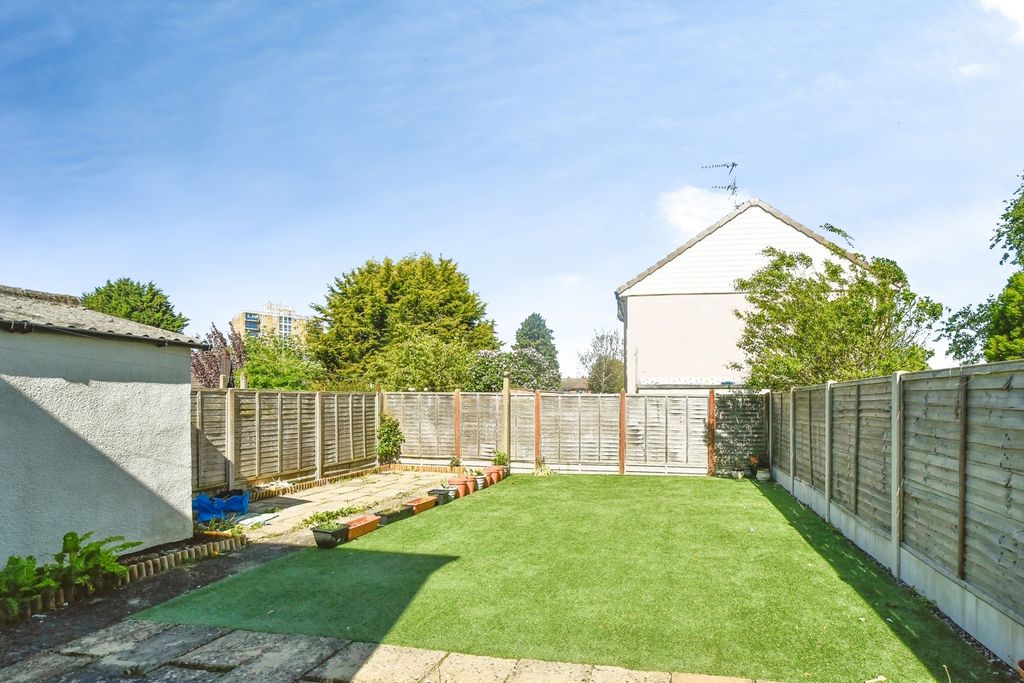 2 bed end terrace house for saleDurnford Road, Swindon, Wiltshire SN2