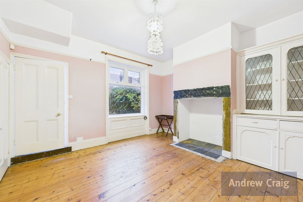 Property photo 3 of 19 Dining Room