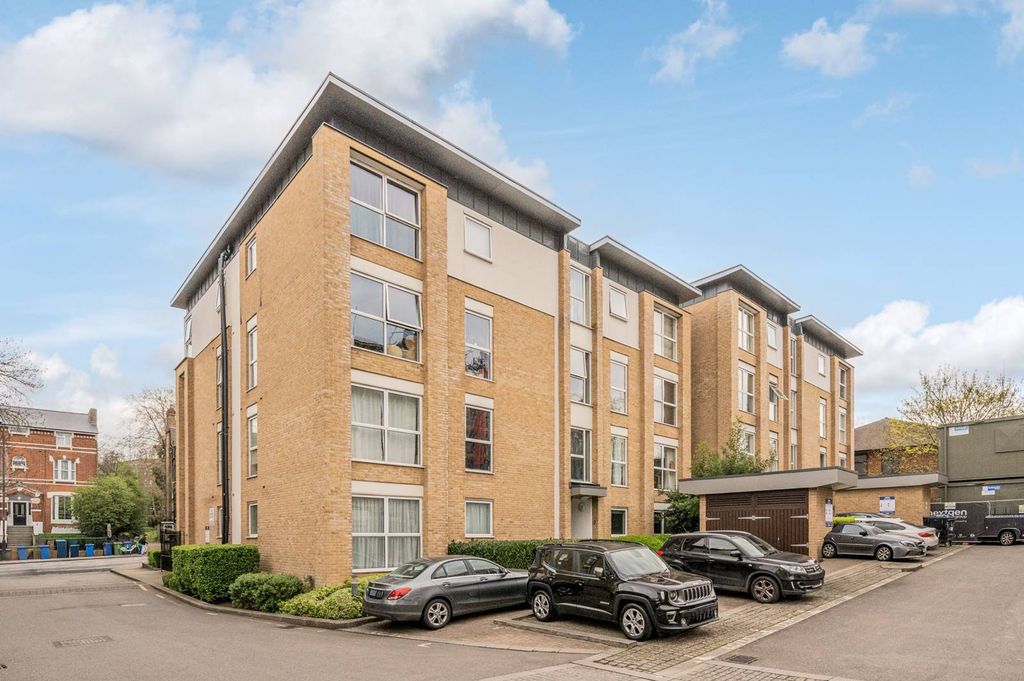 Property photo 2 of 12