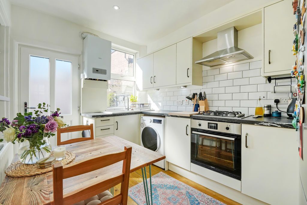 Property photo 1 of 23 Kitchen