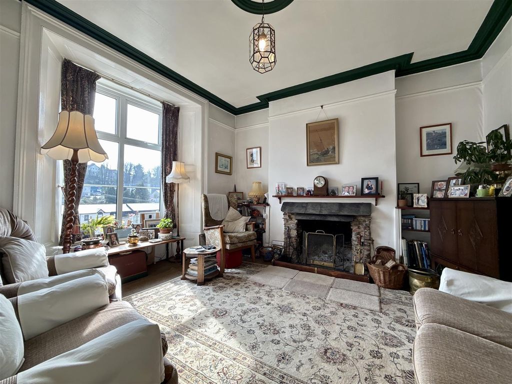 Property photo 2 of 18 Lounge.Jpg