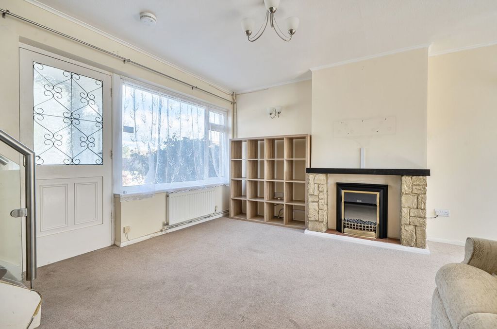 Property photo 3 of 21
