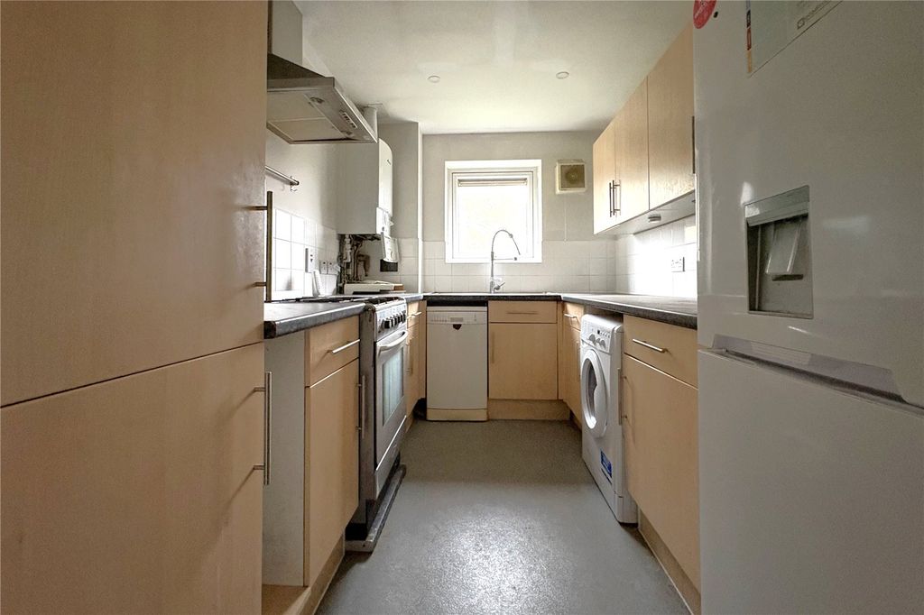 Property photo 3 of 6 Kitchen