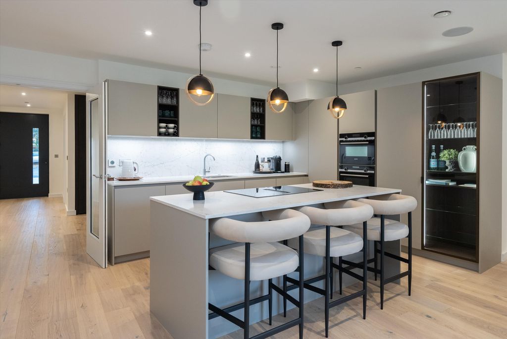 Property photo 2 of 26 Image