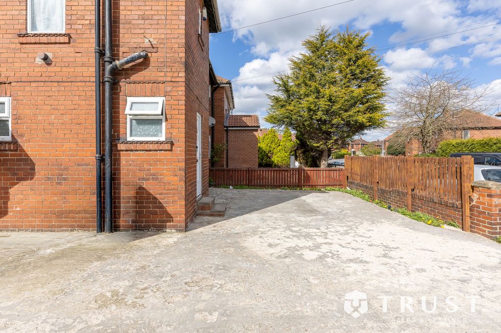 Additional image 29 of 2 bed semi-detached house for saleBevor Crescent, Heckmondwike WF16