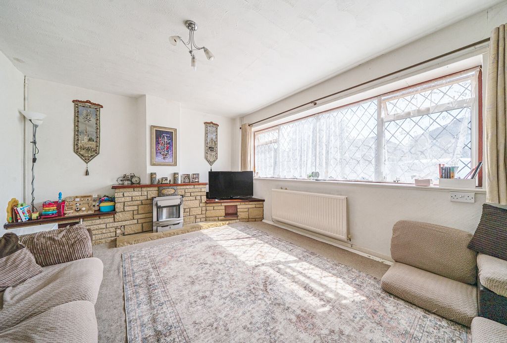 Property photo 2 of 16 1499580-26-6A7080...