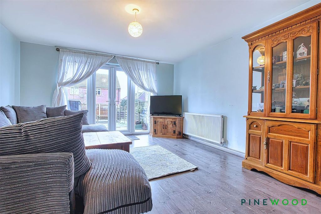 Property photo 2 of 17 Living Room