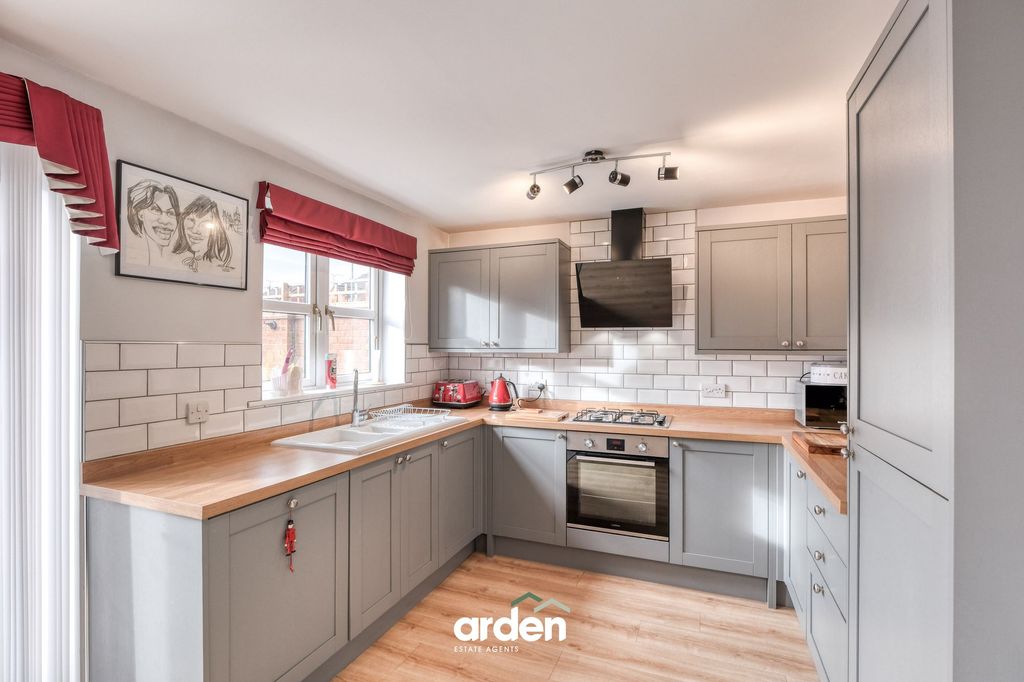 Property photo 2 of 12