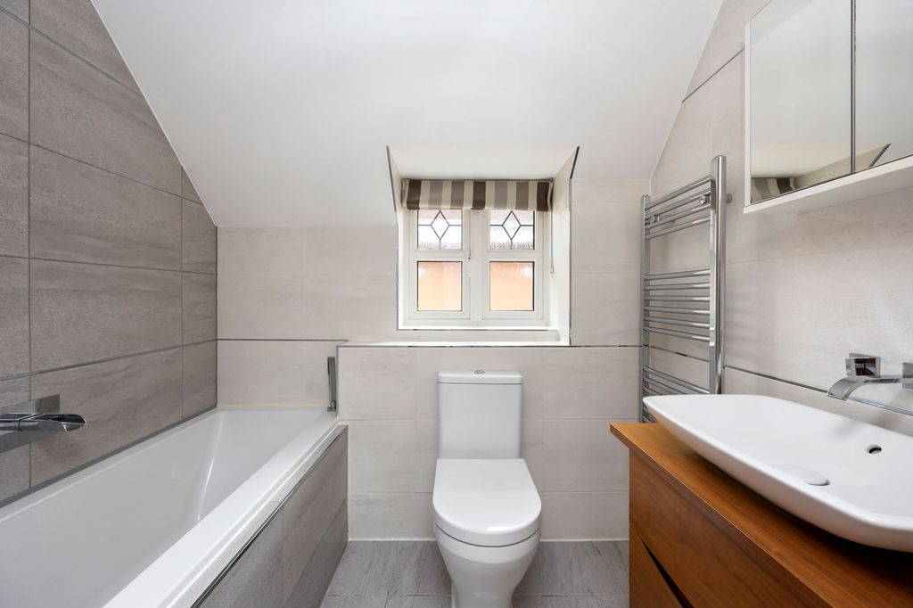 Property photo 3 of 23