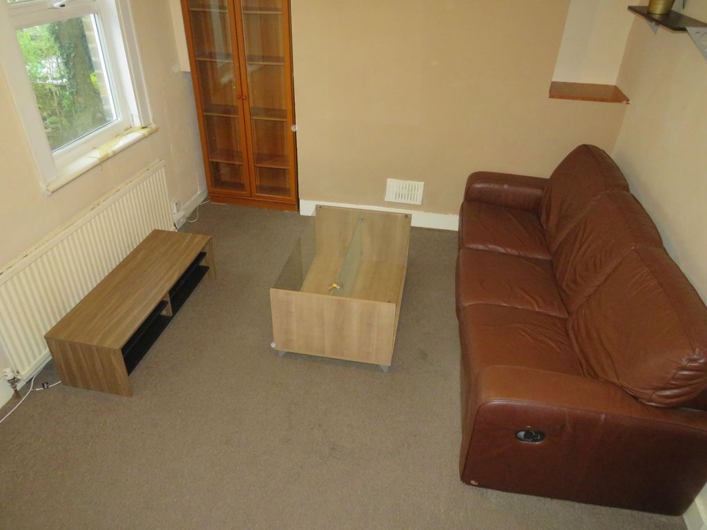 Property photo 2 of 5 Living Room