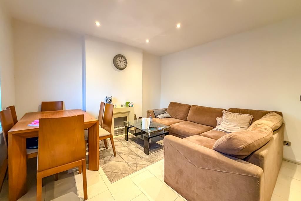 Property photo 3 of 12 Kitchen/Living Room