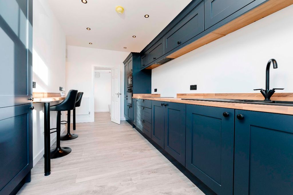 Property photo 2 of 35