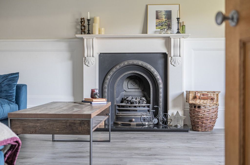 Property photo 2 of 23