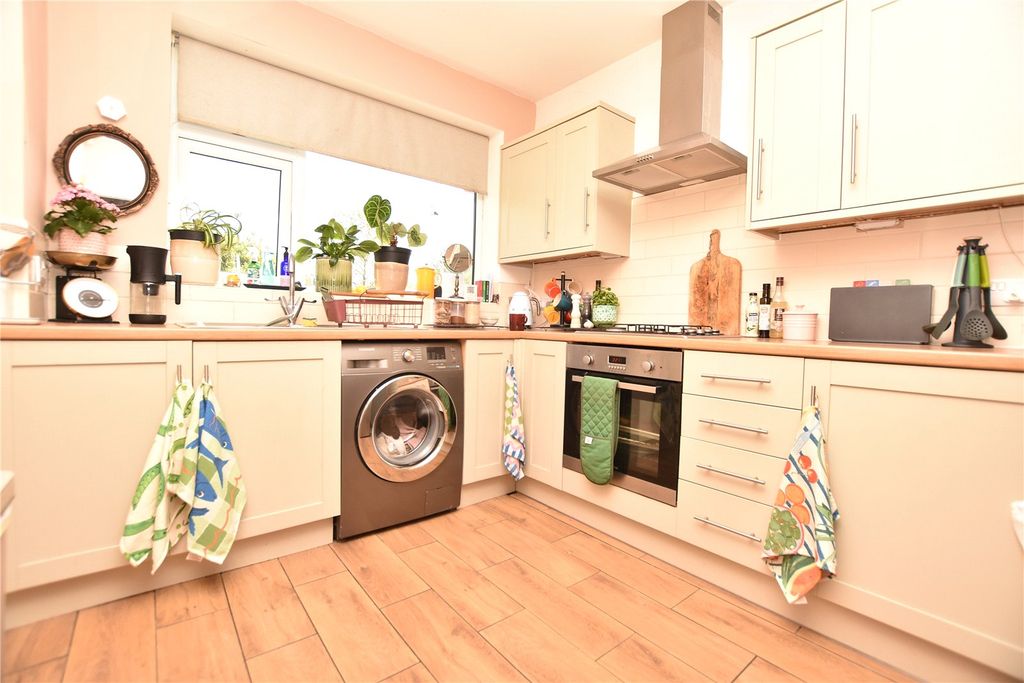 Property photo 3 of 18 Picture No. 37