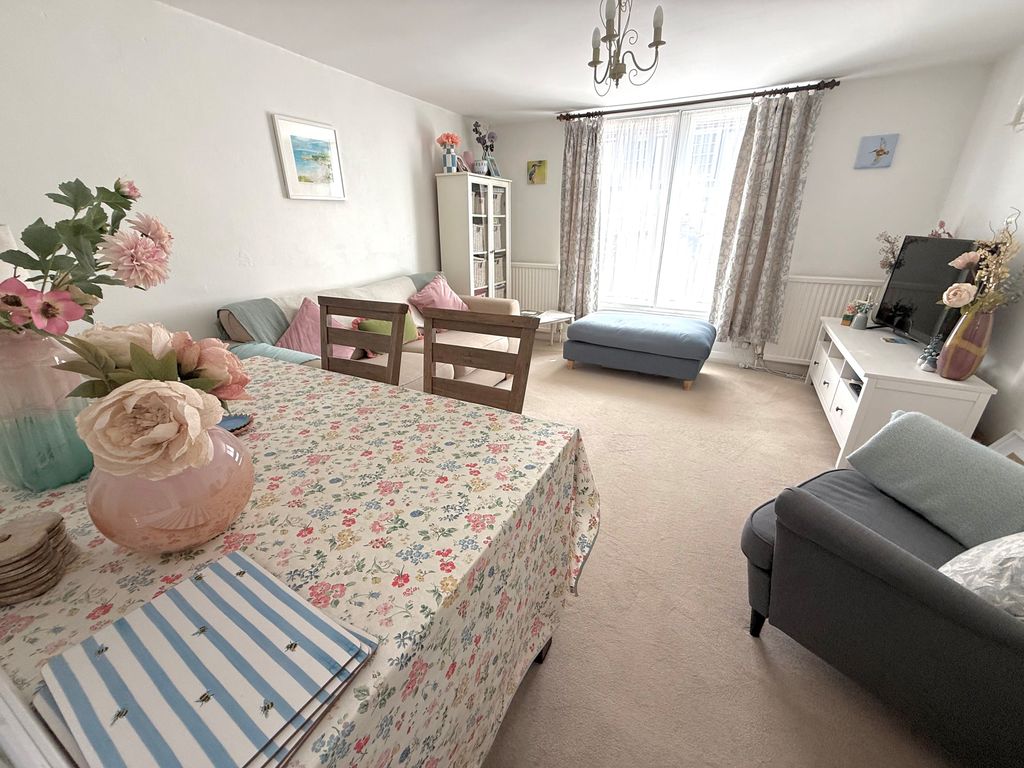 Property photo 2 of 14 Elmhurst Cottage Lounge 1