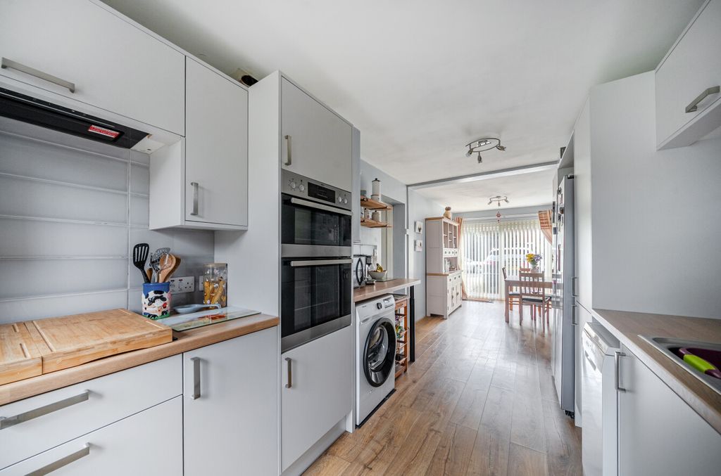 Property photo 3 of 19 Kitchen/Diner