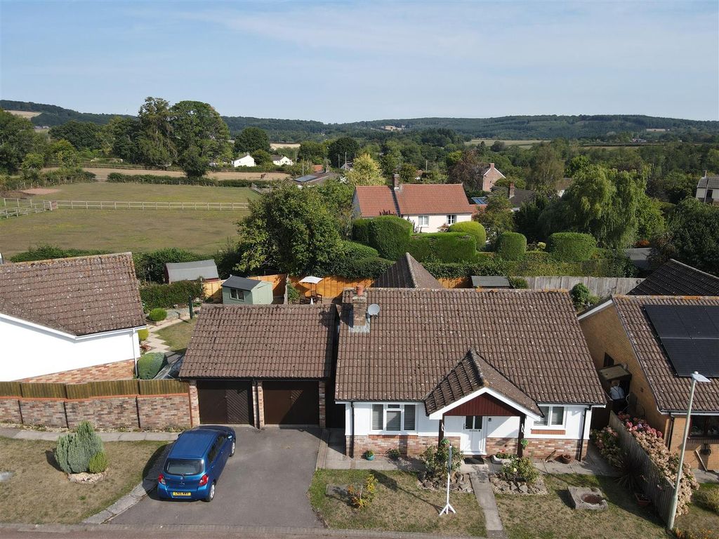 Property photo 2 of 20