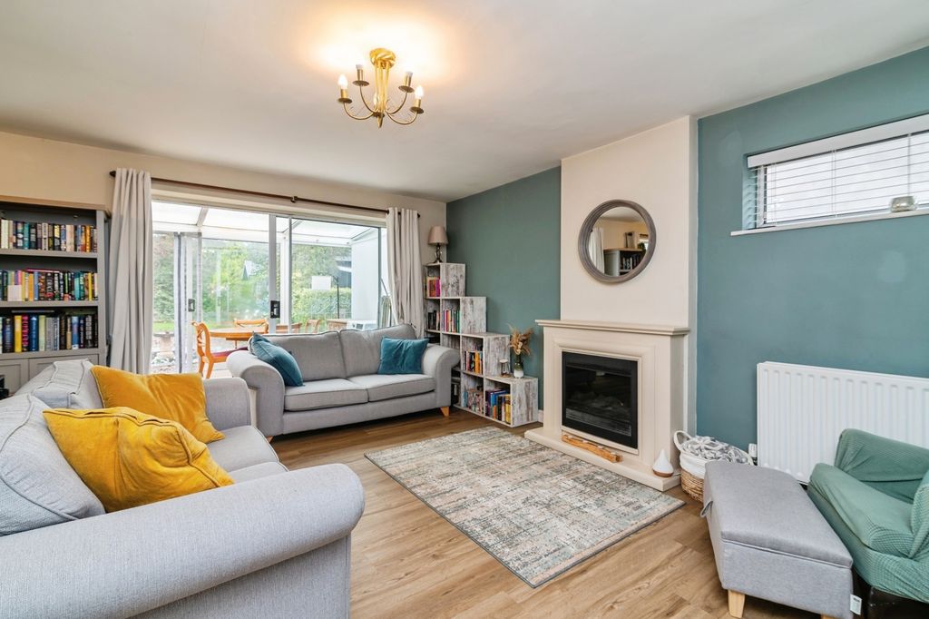 Property photo 2 of 17 Photo