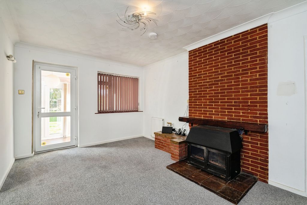 Property photo 2 of 17 Photo