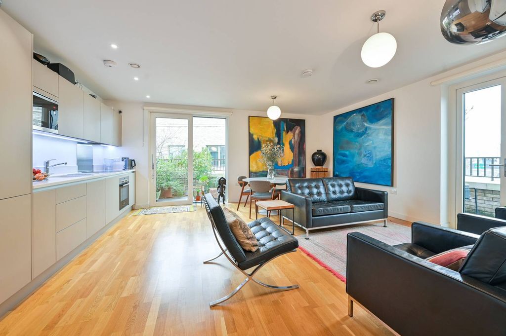 Property photo 2 of 11