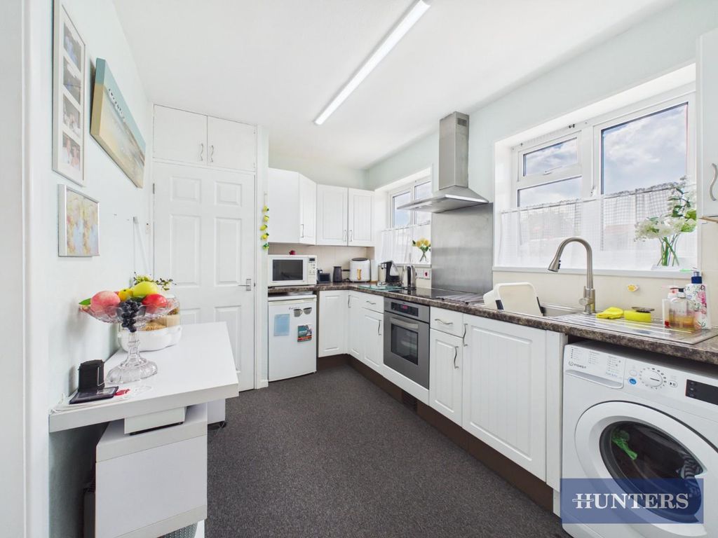 Property photo 2 of 16 Kitchen