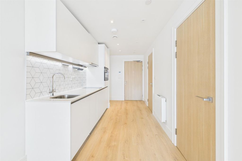 Property photo 3 of 12 Cam02700G0-Pr0284-Still010.Jpg