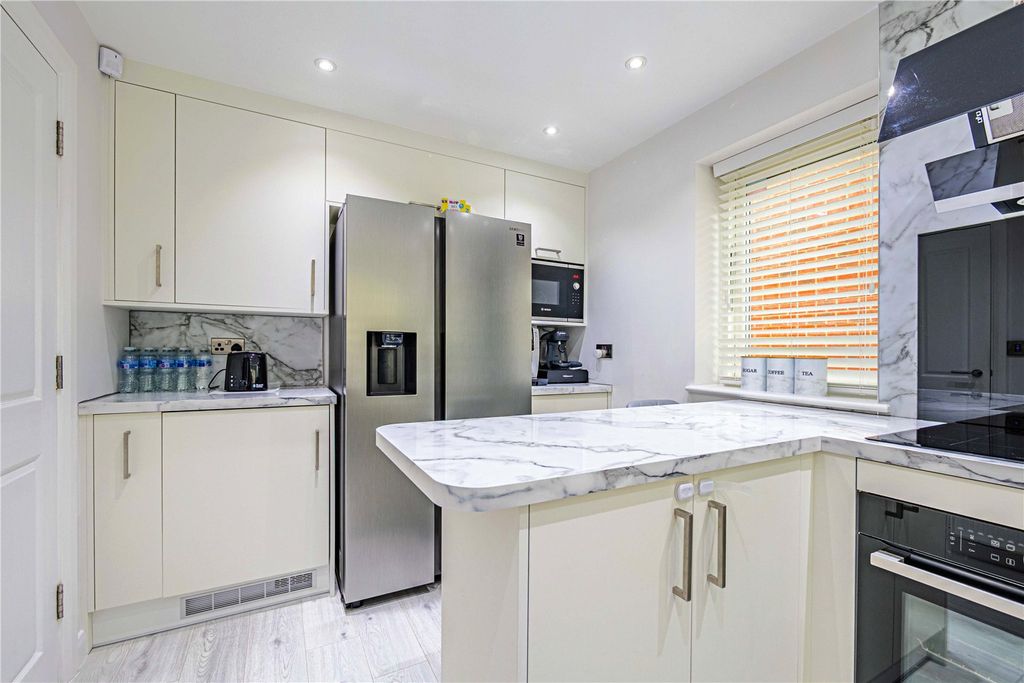 Property photo 3 of 17 Picture No. 16