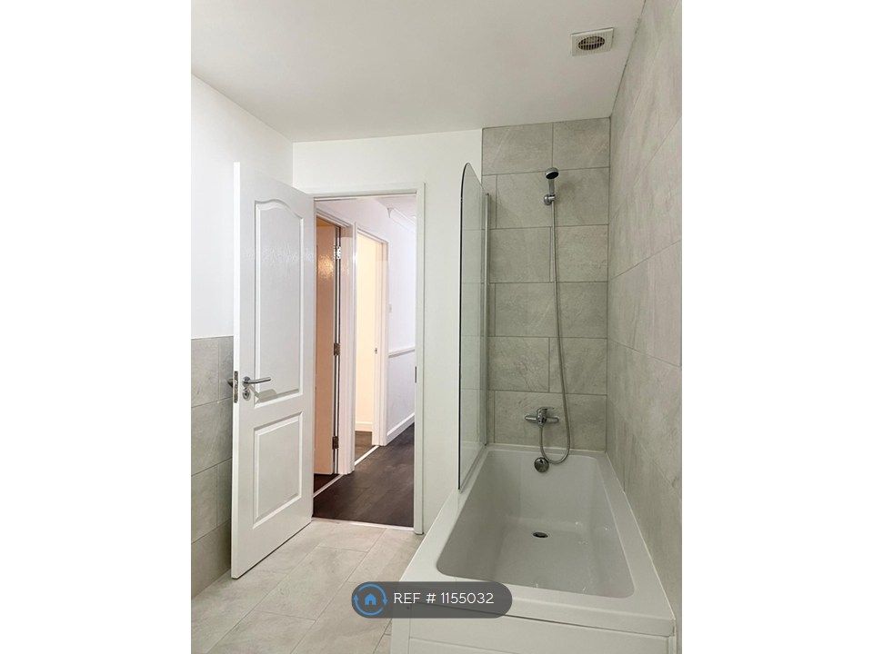 Property photo 2 of 19 Second Floor Bathroom