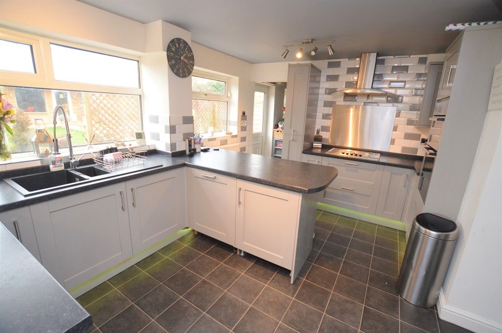 Property photo 2 of 19 Kitchen