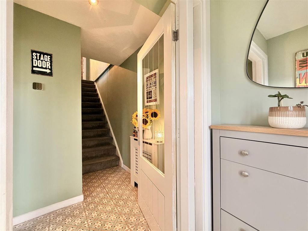 Property photo 2 of 22 Hallway