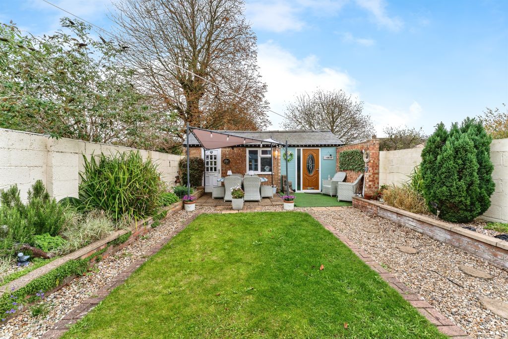 Property photo 1 of 17