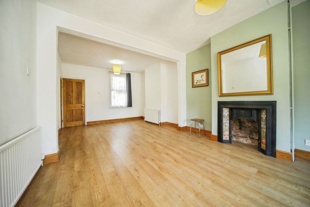 Property photo 3 of 13 Pbox-Img.Jpg