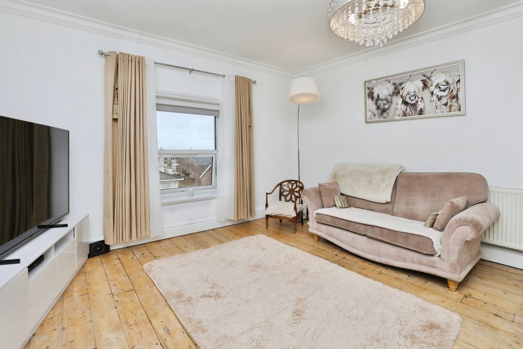 Property photo 2 of 14 Living Room