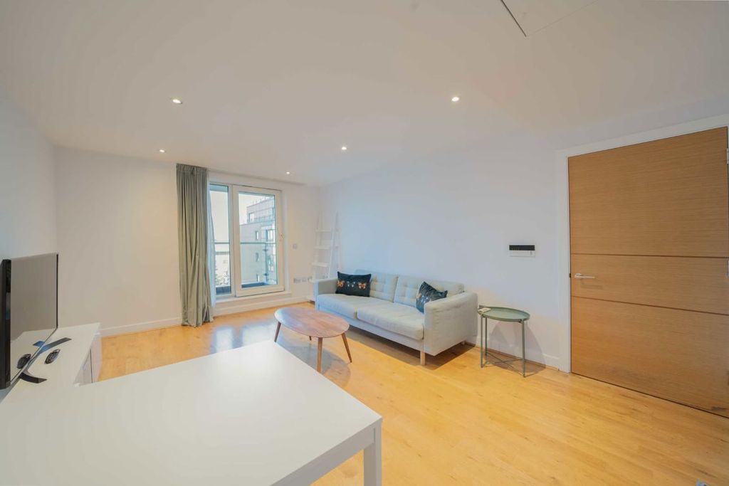 Property photo 2 of 7