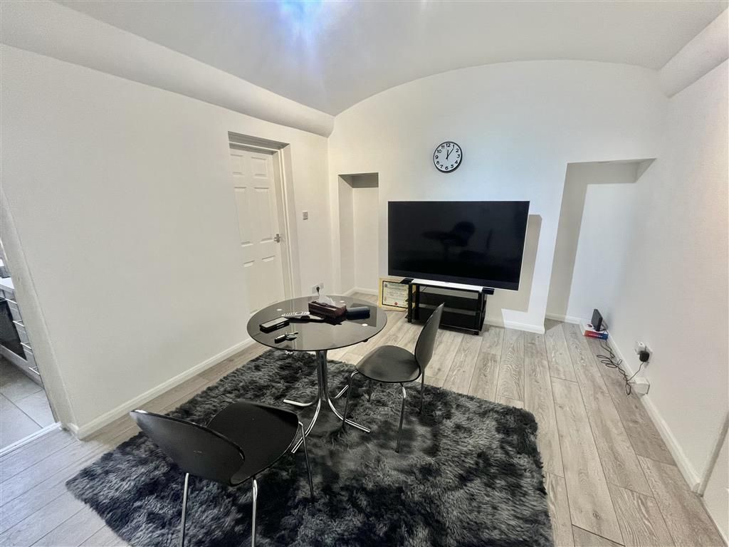 Property photo 3 of 11 Image