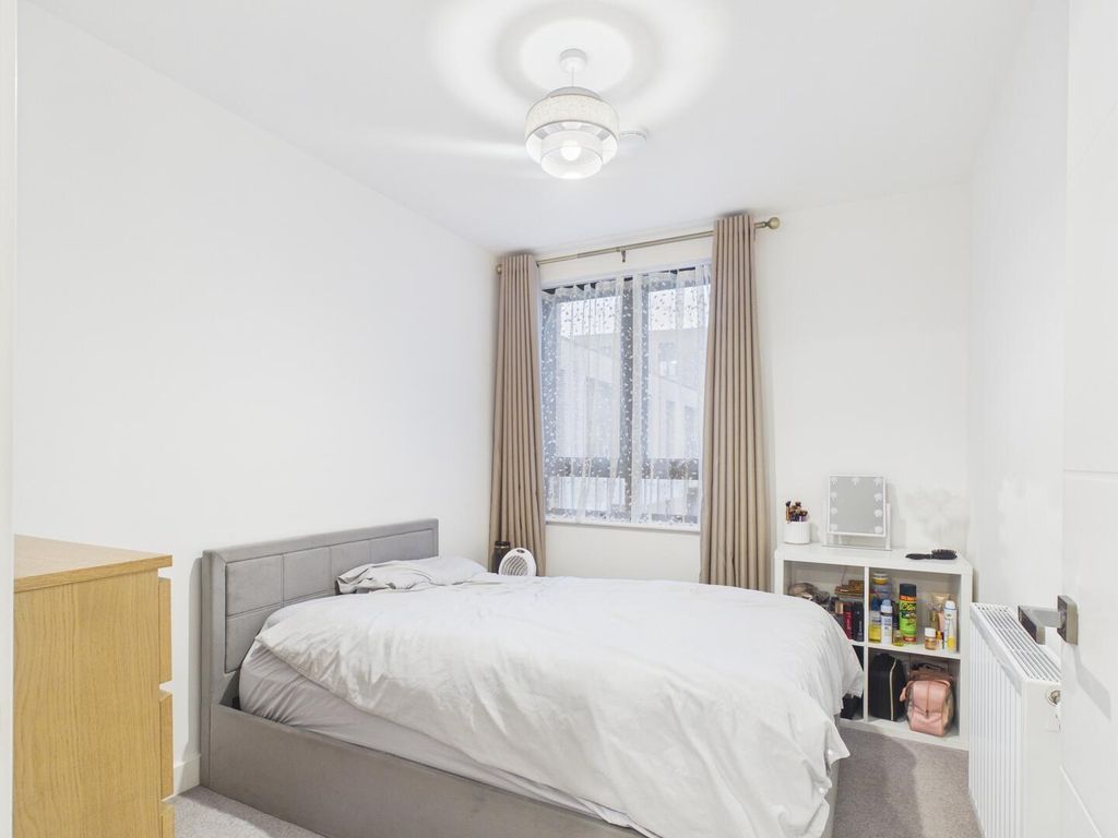 Property photo 3 of 18 Bedroom