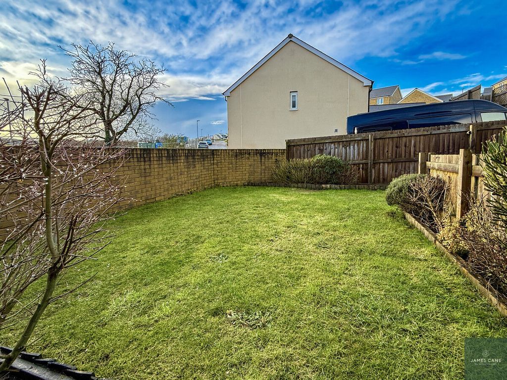 Property photo 3 of 17