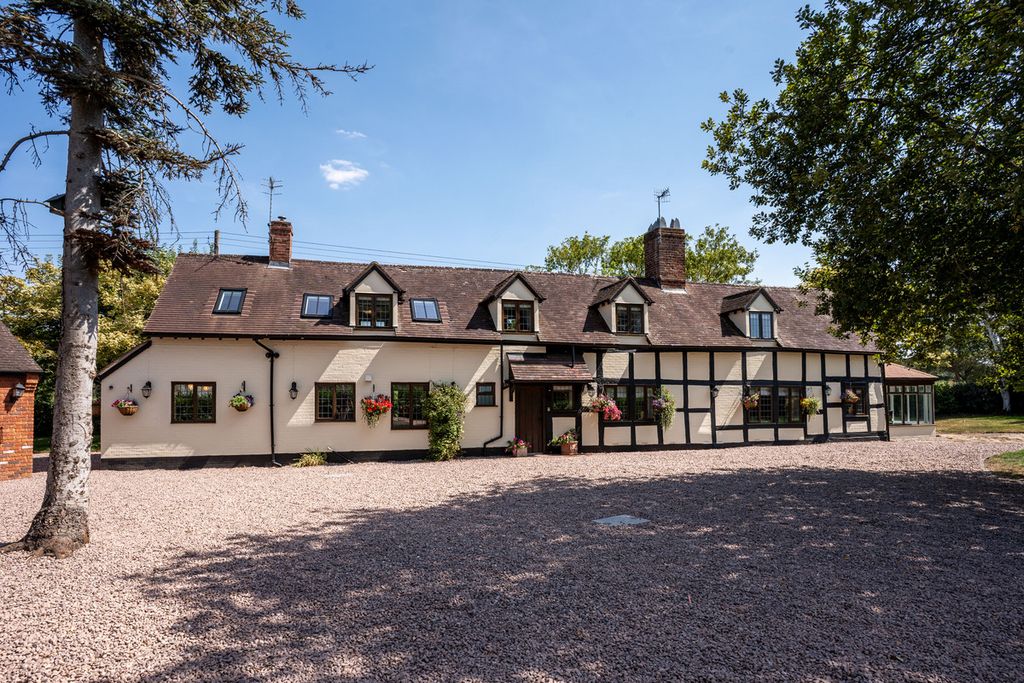 Property photo 1 of 28