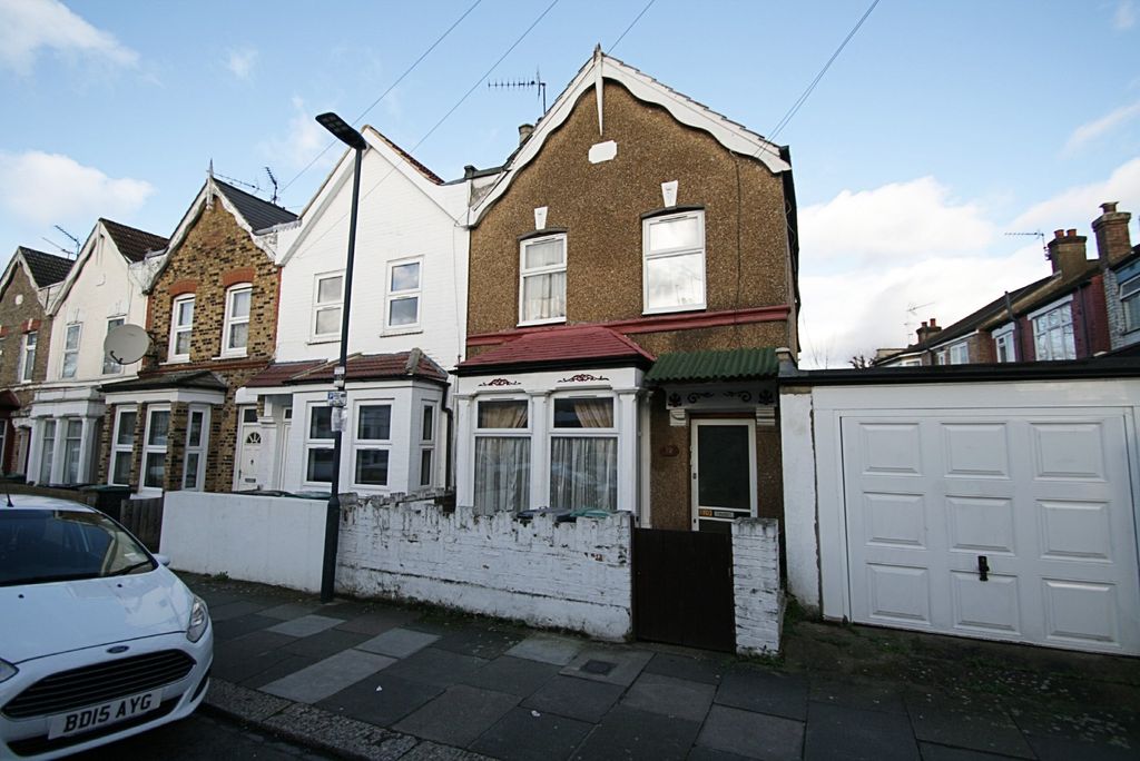 Property photo 1 of 8