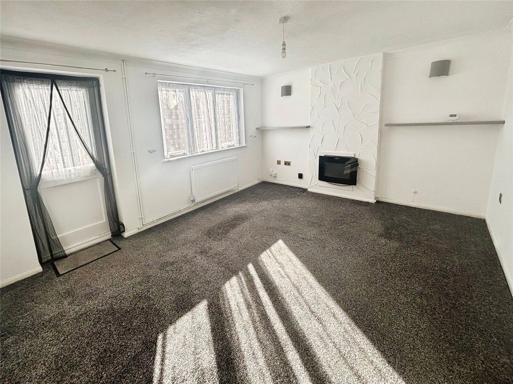 Property photo 2 of 12 Living Room
