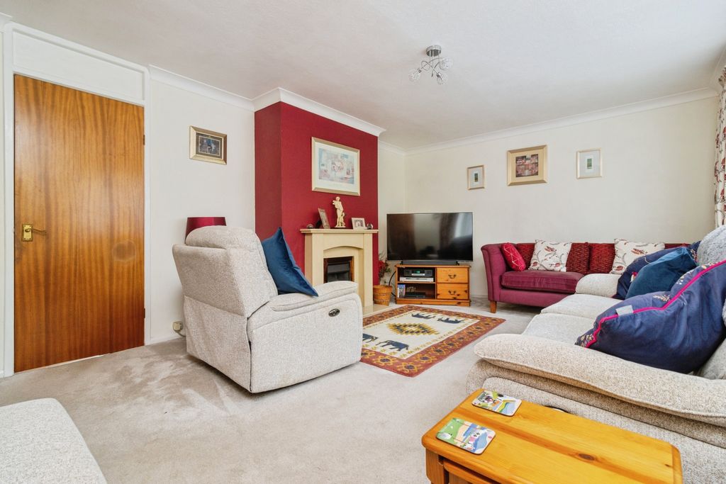 Property photo 3 of 20