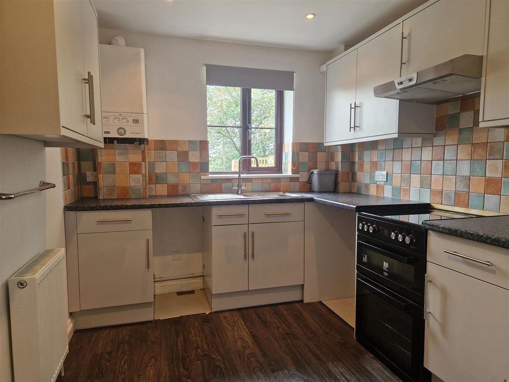 Property photo 2 of 10 1000067528.Jpg