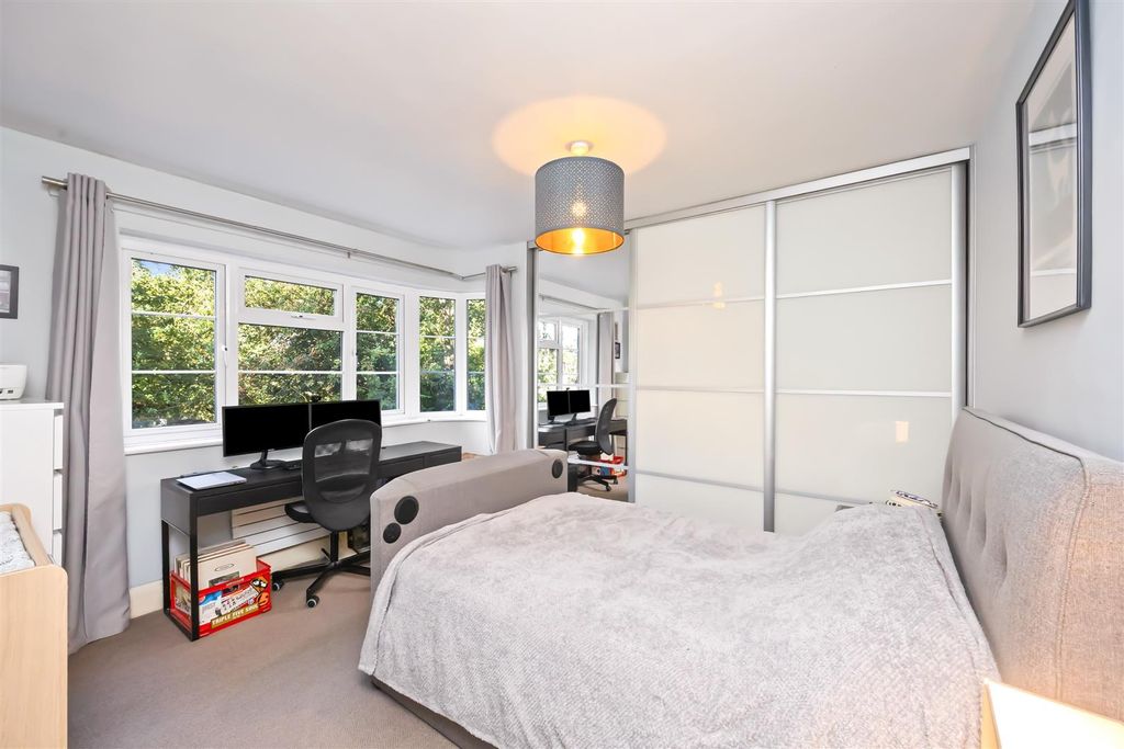 Property photo 3 of 21 Bedroom